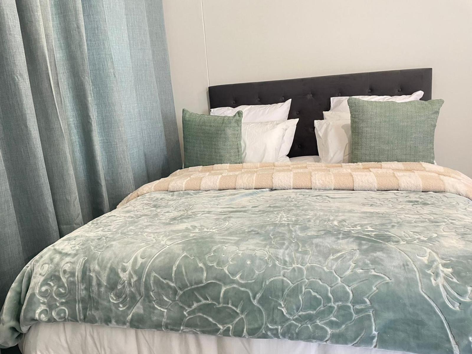 Sunningdale White House Apartment Cape Town