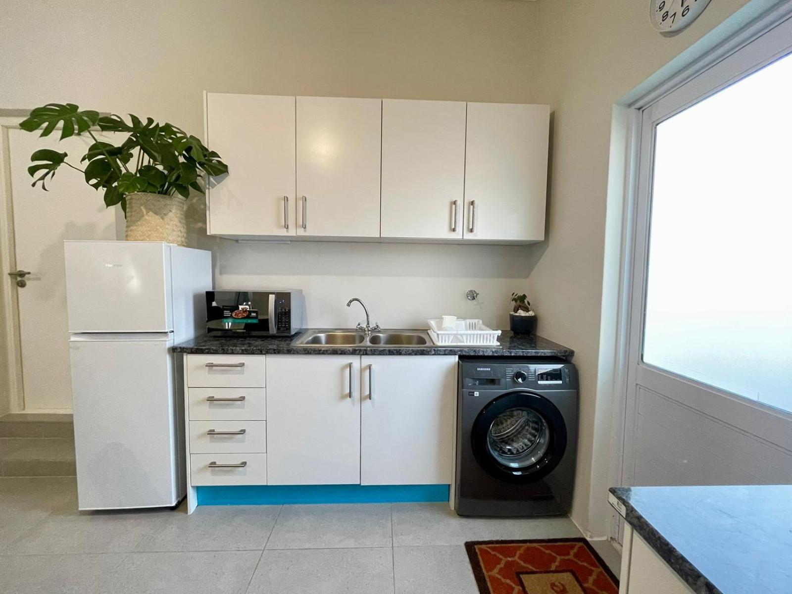 Sunningdale White House Apartment Cape Town
